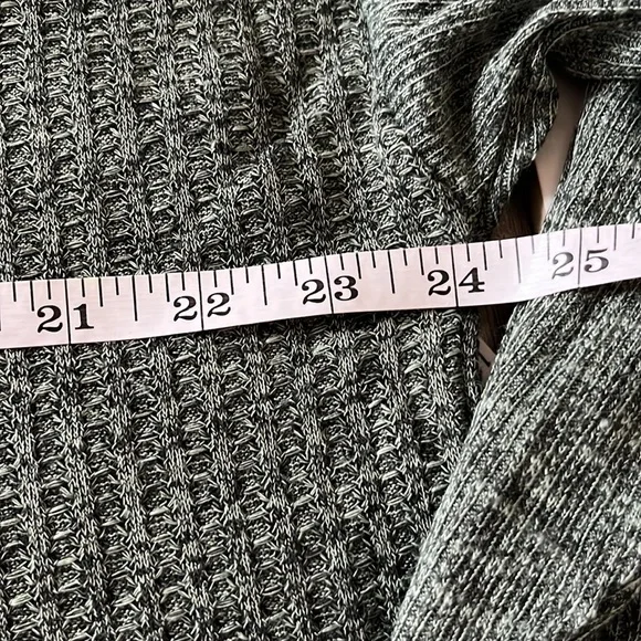 NWT Long Sleeve top Sz M - Picture 4 of 8